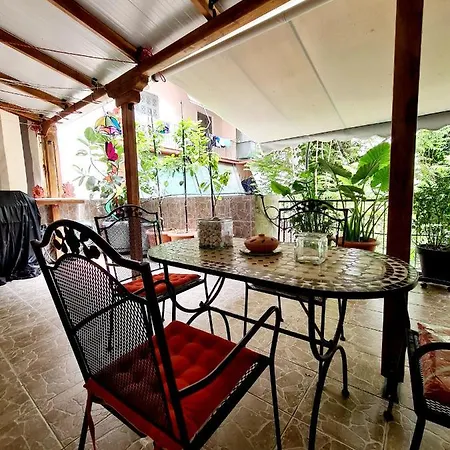 Apartment Large Terrace Near Centre
