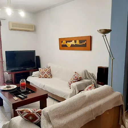 Large Terrace Near Centre *