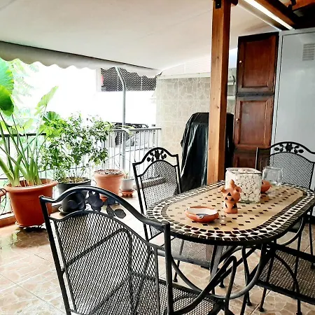 Large Terrace Near Centre *